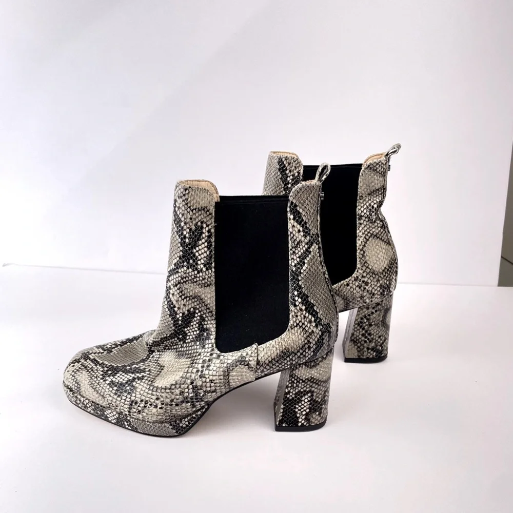 *French Connection Womens Penny Chelsea Boots Snake 8.5 Truffle Leather